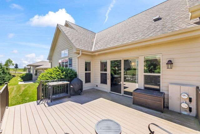 3506 Hawthorn Hill DRIVE, Waukesha, WI 53188