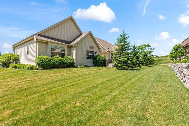 3506 Hawthorn Hill DRIVE, Waukesha, WI 53188