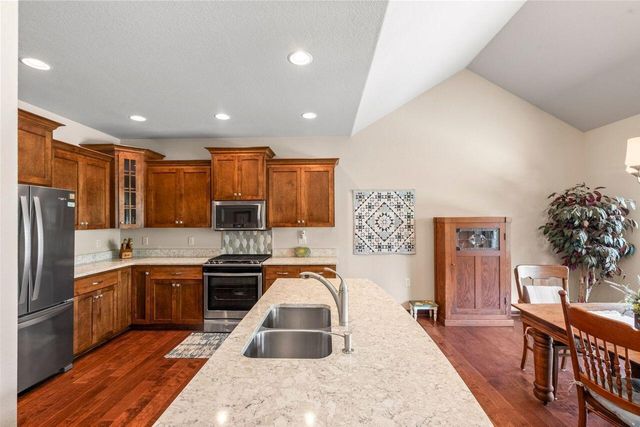 3506 Hawthorn Hill DRIVE, Waukesha, WI 53188
