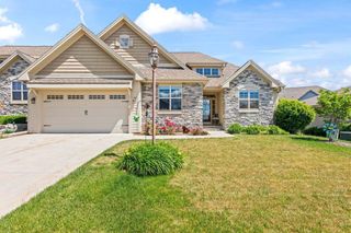 3506 Hawthorn Hill DRIVE, Waukesha, WI 53188