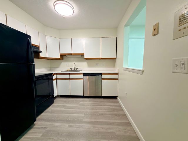 14 Williamsburg 1, Shrewsbury, MA 01545