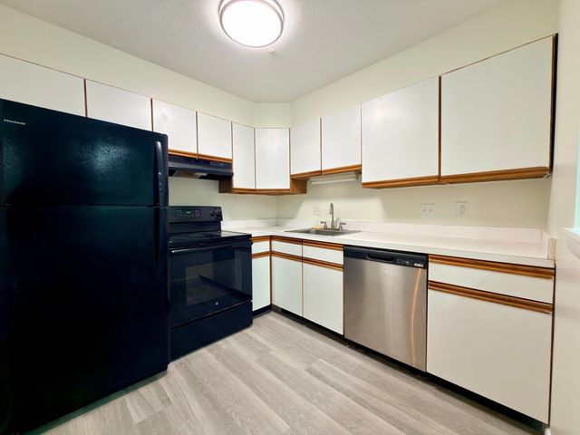 14 Williamsburg 1, Shrewsbury, MA 01545