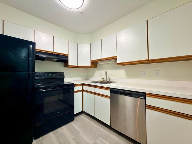 14 Williamsburg 1, Shrewsbury, MA 01545