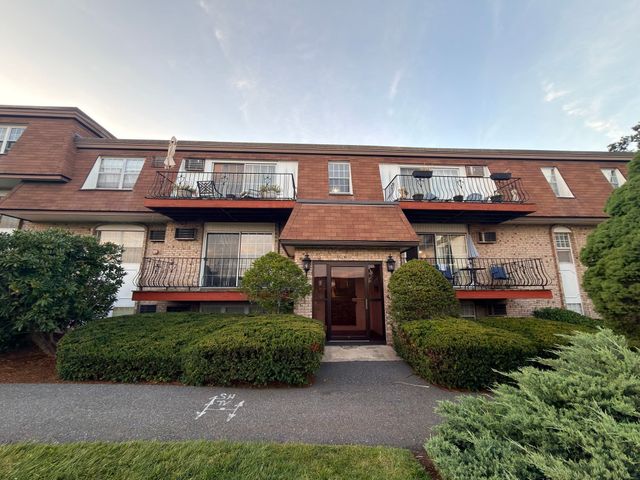 14 Williamsburg 1, Shrewsbury, MA 01545