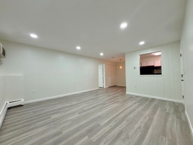 14 Williamsburg 1, Shrewsbury, MA 01545