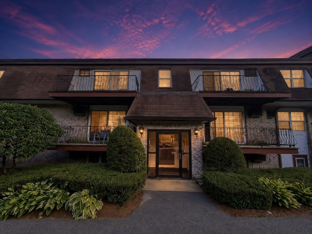 14 Williamsburg 1, Shrewsbury, MA 01545