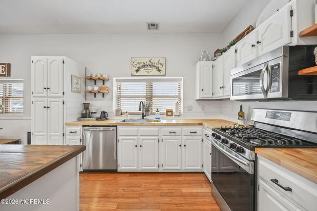 869 Koches Avenue, Brick, NJ 08724