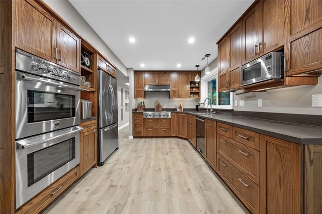 1790 Timber Ridge Drive, Cedar Rapids, IA 52403