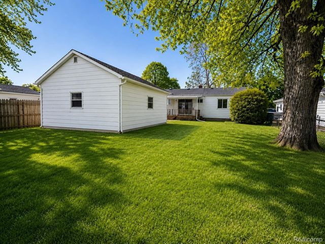 813 McKeighan Avenue, Flint, MI 48507