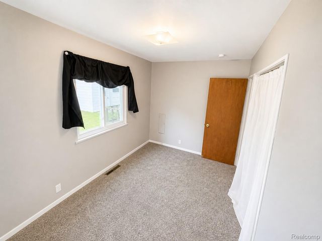 813 McKeighan Avenue, Flint, MI 48507