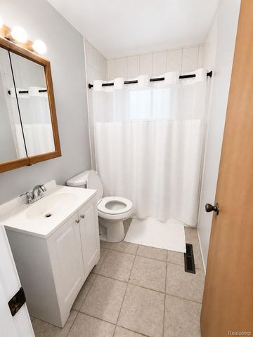 813 McKeighan Avenue, Flint, MI 48507