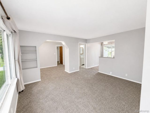 813 McKeighan Avenue, Flint, MI 48507