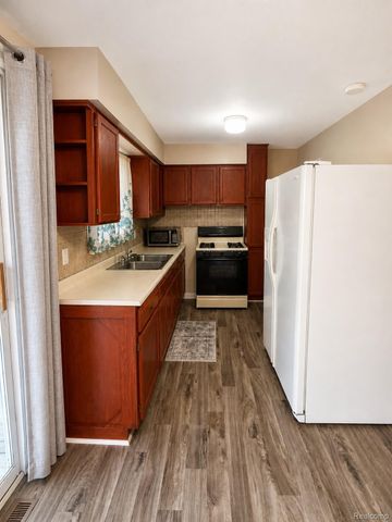 813 McKeighan Avenue, Flint, MI 48507