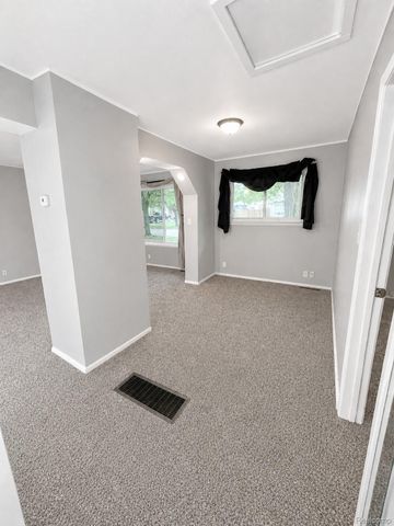 813 McKeighan Avenue, Flint, MI 48507