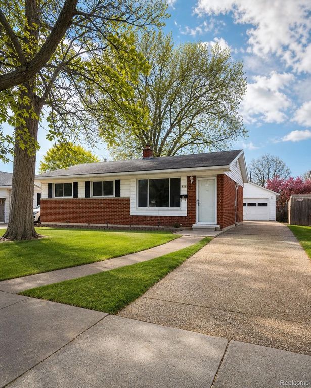 813 McKeighan Avenue, Flint, MI 48507