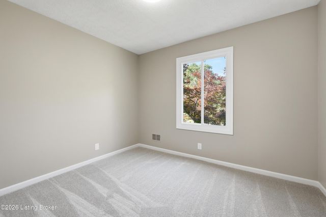 9201 Marse Henry Dr, Jeffersontown, KY 40299
