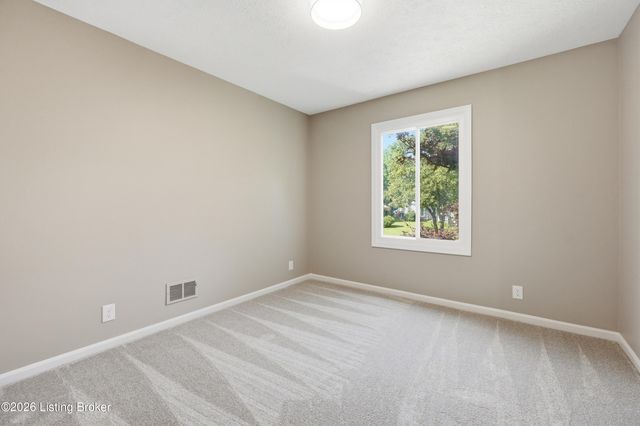9201 Marse Henry Dr, Jeffersontown, KY 40299