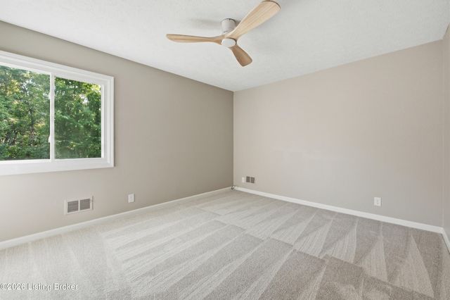 9201 Marse Henry Dr, Jeffersontown, KY 40299