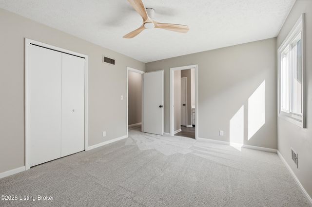 9201 Marse Henry Dr, Jeffersontown, KY 40299
