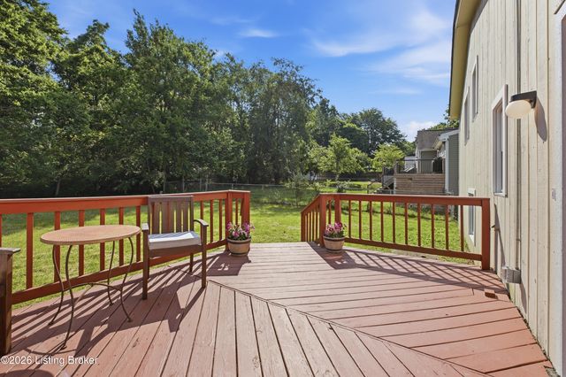 9201 Marse Henry Dr, Jeffersontown, KY 40299