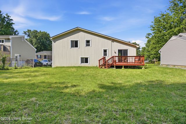 9201 Marse Henry Dr, Jeffersontown, KY 40299