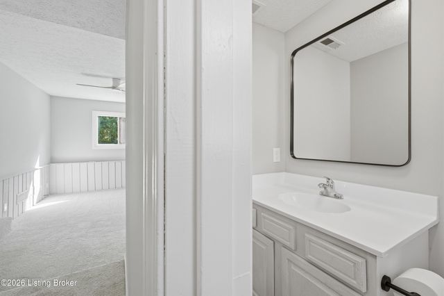 9201 Marse Henry Dr, Jeffersontown, KY 40299