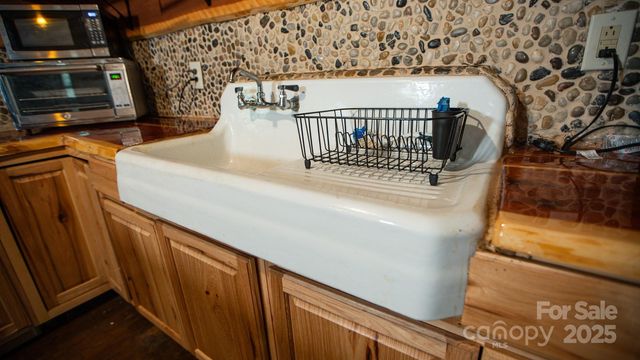 4189 Bristol Place, Collettsville, NC 28611