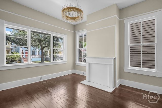 221 W 39th Street, Savannah, GA 31401