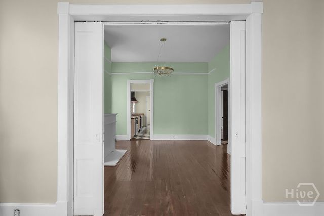 221 W 39th Street, Savannah, GA 31401