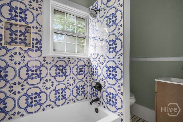 221 W 39th Street, Savannah, GA 31401