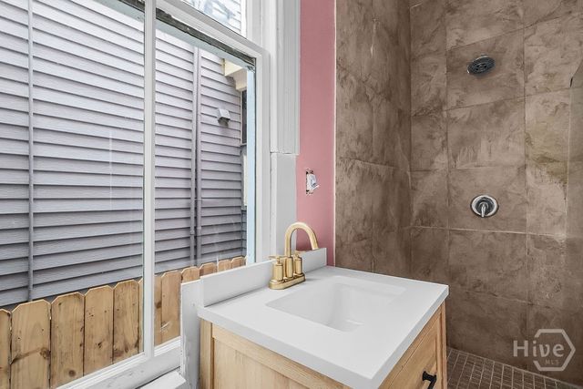 221 W 39th Street, Savannah, GA 31401