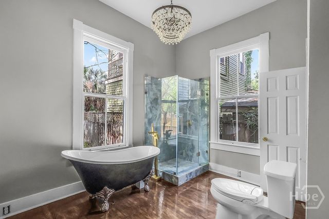 221 W 39th Street, Savannah, GA 31401