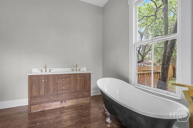 221 W 39th Street, Savannah, GA 31401