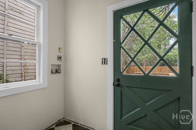 221 W 39th Street, Savannah, GA 31401
