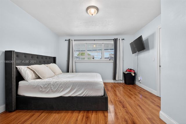 7751 NW 32nd St, Davie, FL 33024