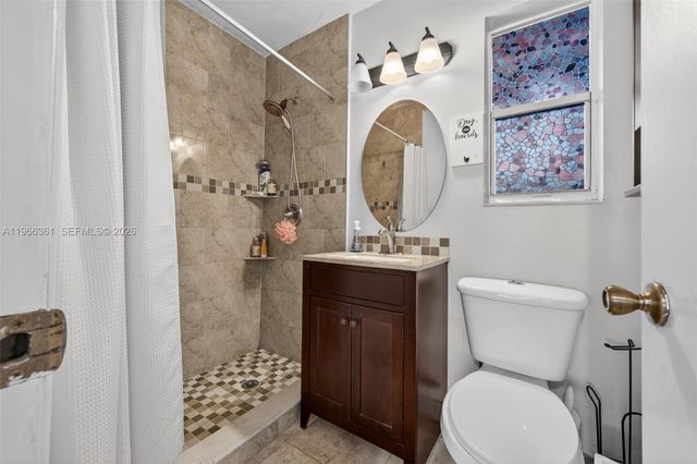 7751 NW 32nd St, Davie, FL 33024