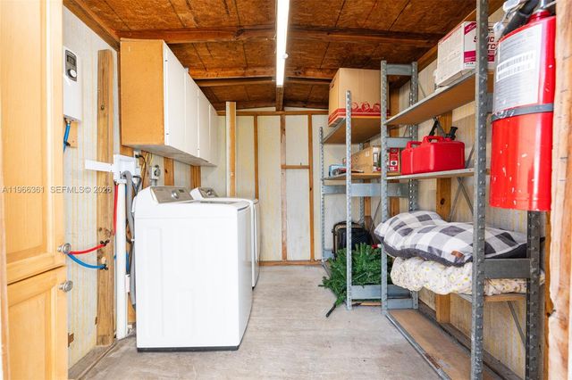 7751 NW 32nd St, Davie, FL 33024