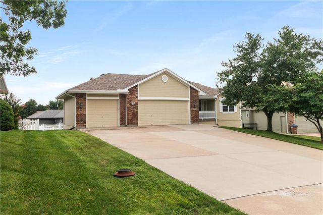 1715 Overbrook Lane, Raymore, MO 64083