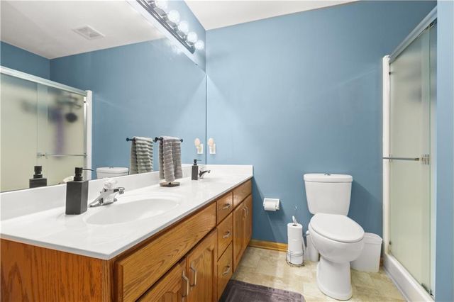 1715 Overbrook Lane, Raymore, MO 64083