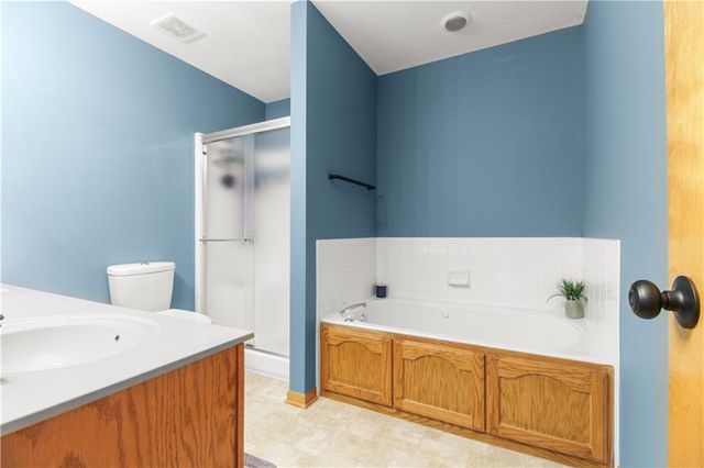 1715 Overbrook Lane, Raymore, MO 64083