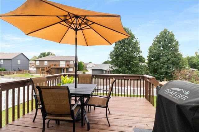 1715 Overbrook Lane, Raymore, MO 64083