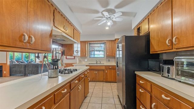 476 N Oliver Avenue, Fayetteville, AR 72701