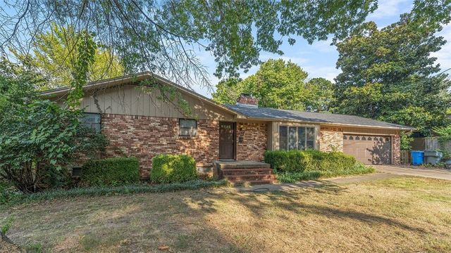 476 N Oliver Avenue, Fayetteville, AR 72701