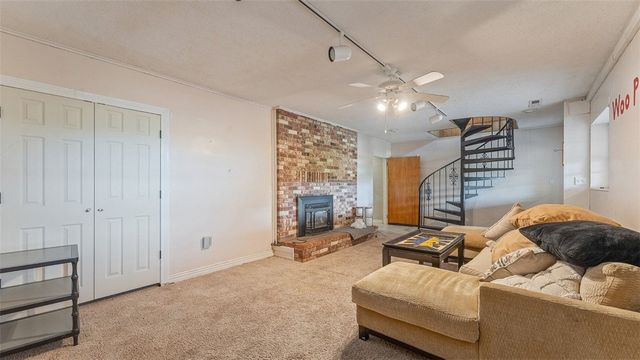 476 N Oliver Avenue, Fayetteville, AR 72701