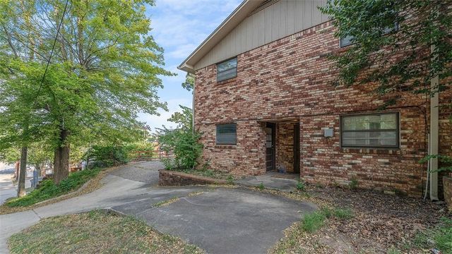 476 N Oliver Avenue, Fayetteville, AR 72701