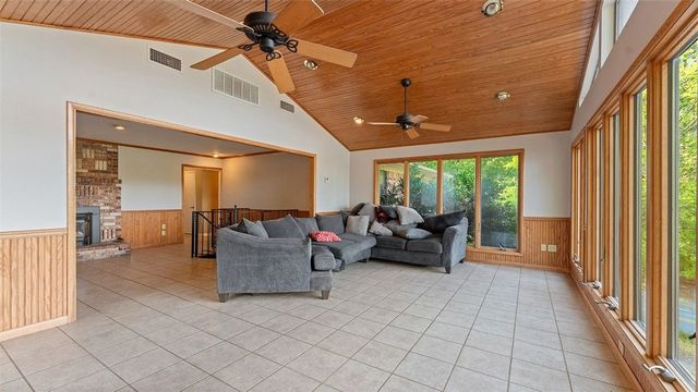 476 N Oliver Avenue, Fayetteville, AR 72701