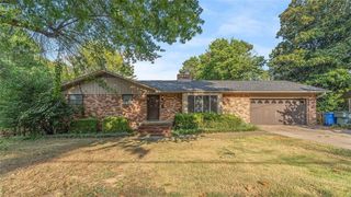 476 N Oliver Avenue, Fayetteville, AR 72701