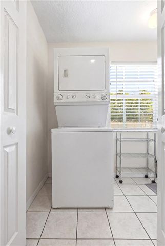 9034 LAKE PLACE LANE 9034, Tampa, FL 33634