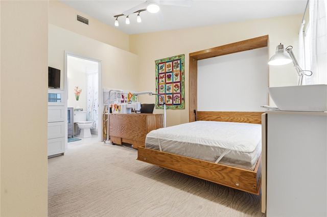 9034 LAKE PLACE LANE 9034, Tampa, FL 33634