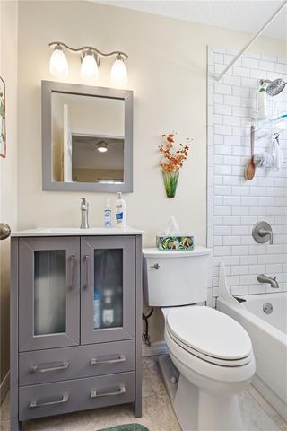 9034 LAKE PLACE LANE 9034, Tampa, FL 33634